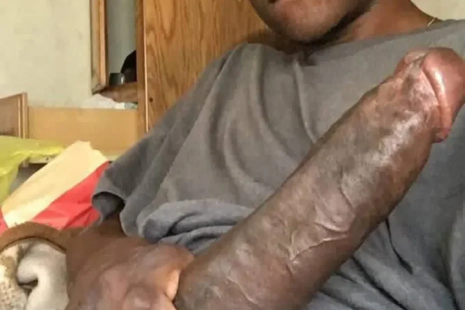 Cubano negro mega dotado xxl