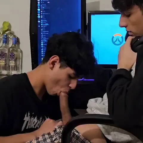 Mi mejor amigo si sabe chupar un buen pene